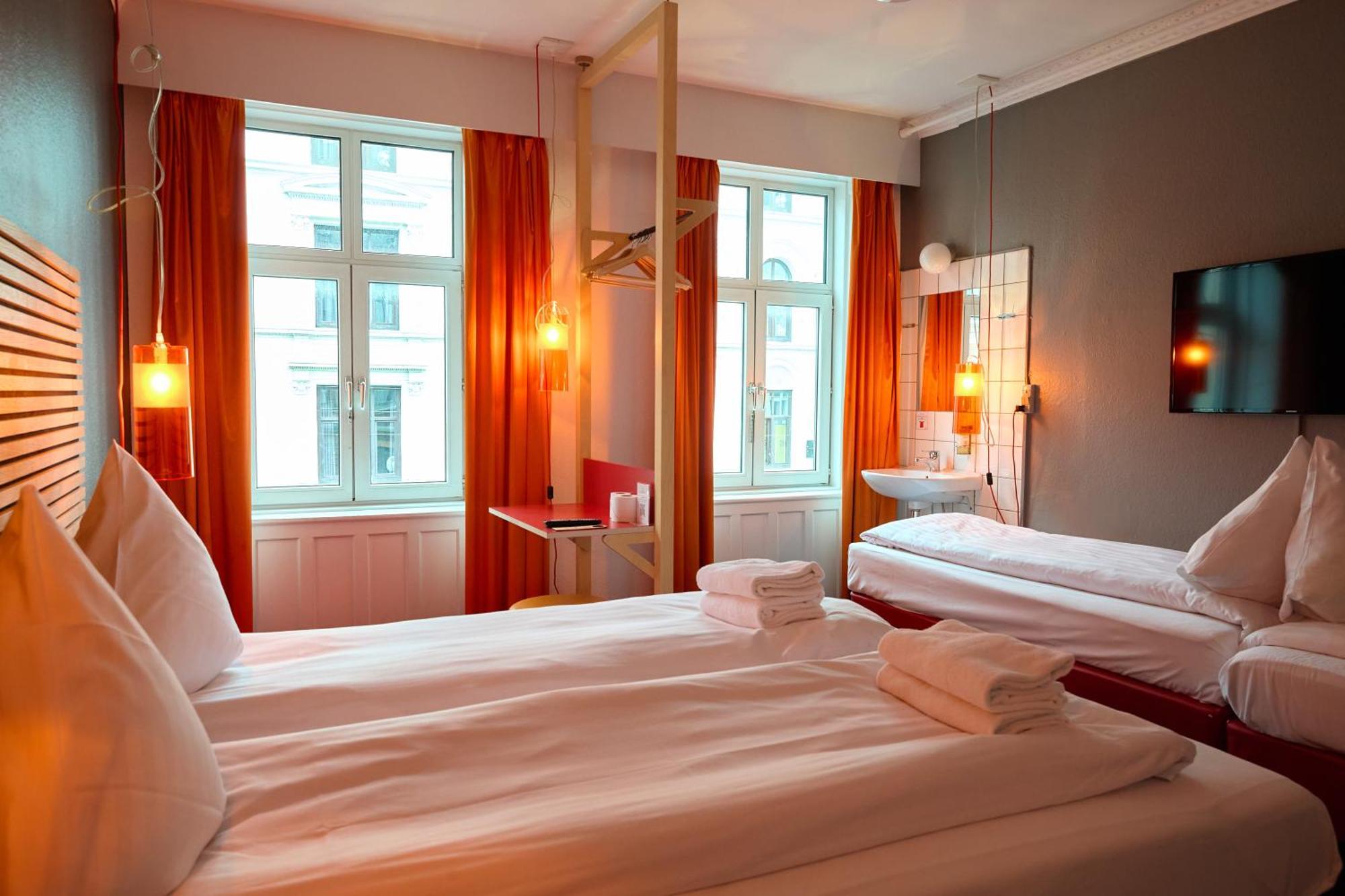 Vierbettzimmer mit Gemeinschaftsbad